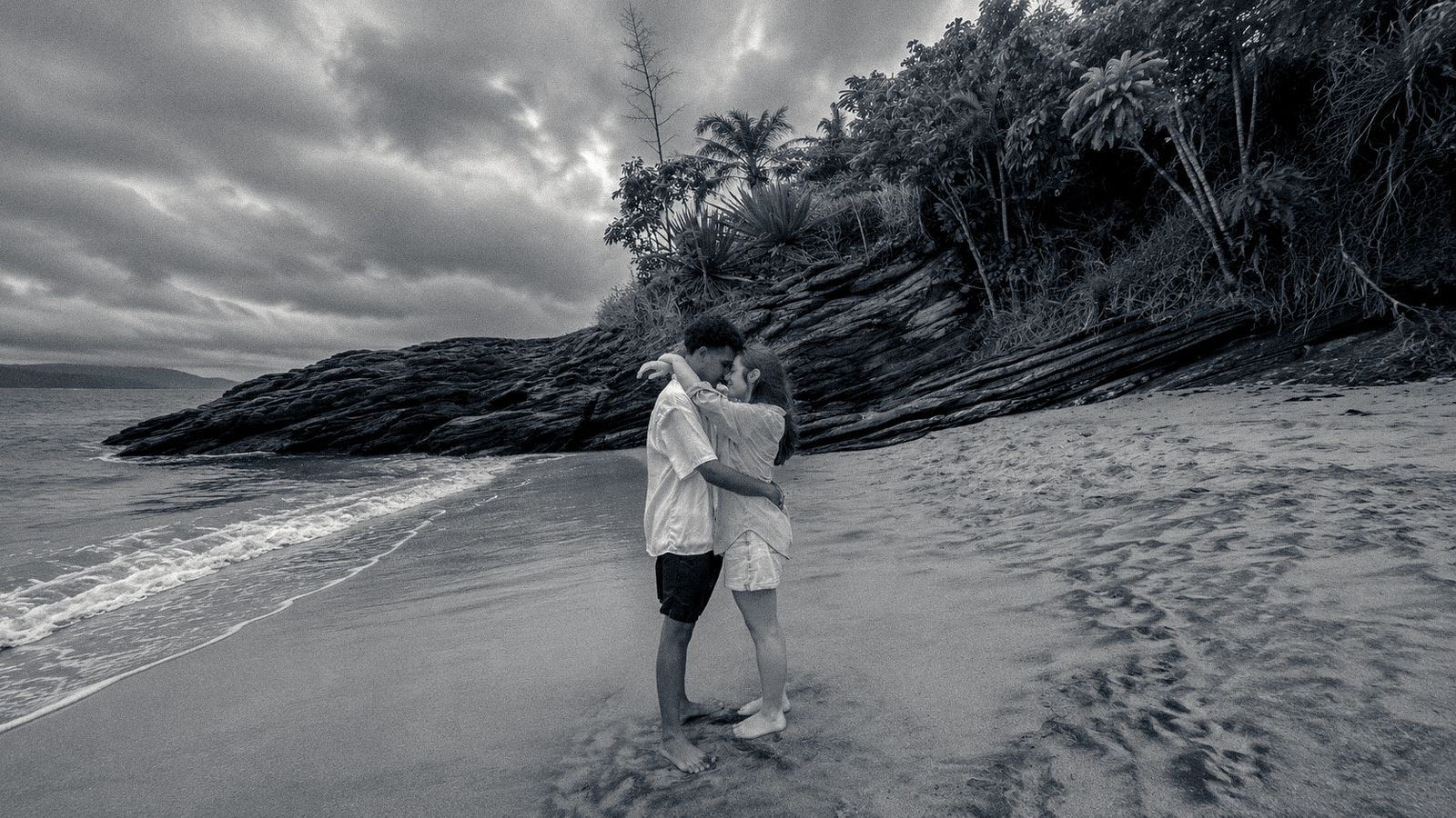 Beatriz e Pedro na praia